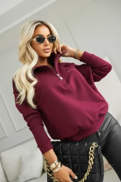 CandyTM BLUZA BAWEŁNIANA NA STÓJCE Z MINIMIALISTYCZNYM NAPISEM BURGUNDOWA