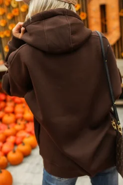 CandyTM BLUZA DRESOWA OCIEPLANA Z KAPTUREM ZE ZŁOTĄ APLIKACJĄ MICKY CZEKOLADOWA