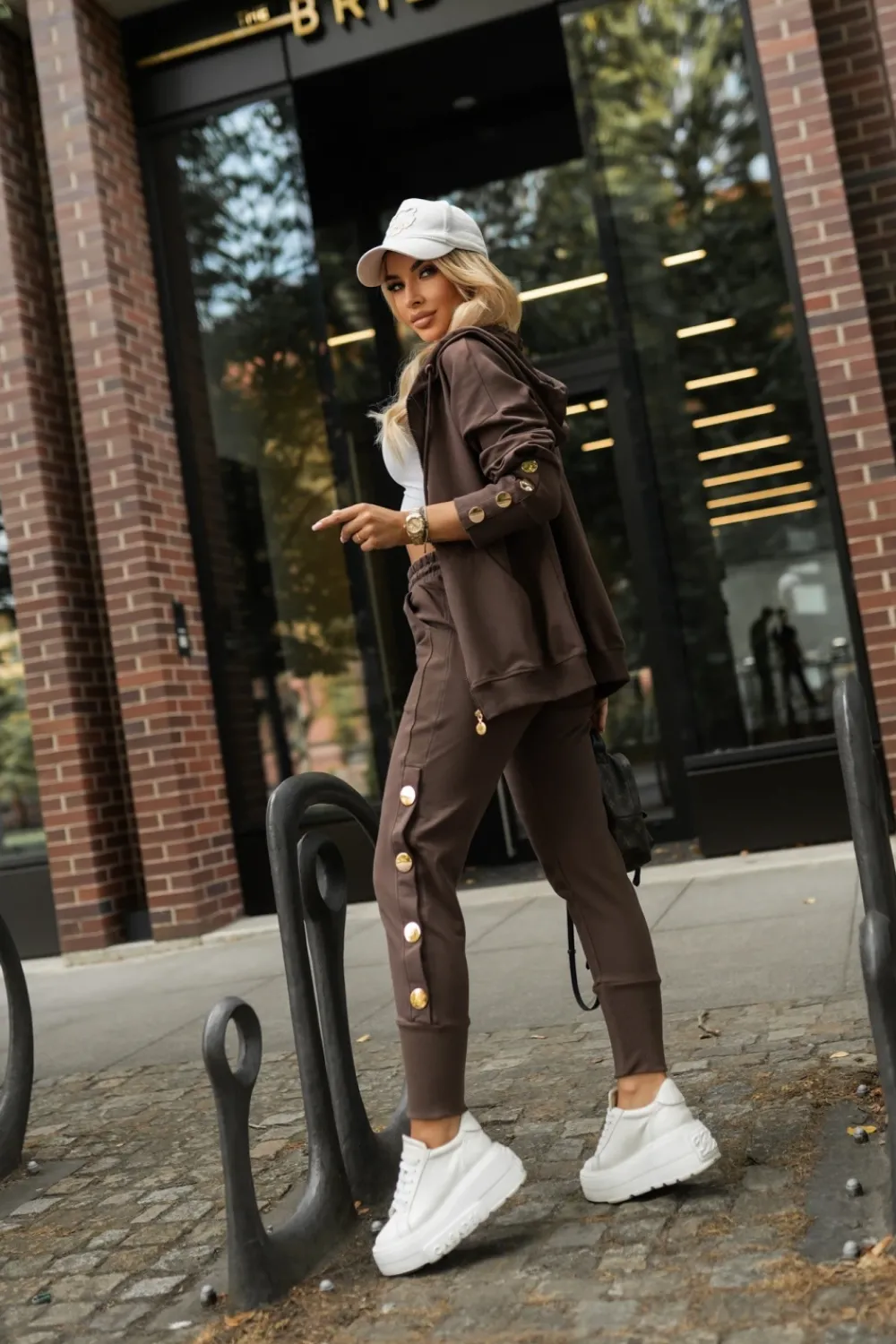 CandyTM BLUZA KYLIE ZAPINANA NA ZAMEK Z KAPTUREM CZEKOLADOWA