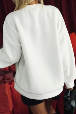 CandyTM BLUZA OVERSIZE OCIEPLANA Z ODPINANYM KWIATEM 3D BIAŁA