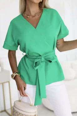 CandyTM BLUZKA ALICE Z KRÓTKIM RĘKAWEM Z KOPERTOWYM DEKOLTEM ZIELONA