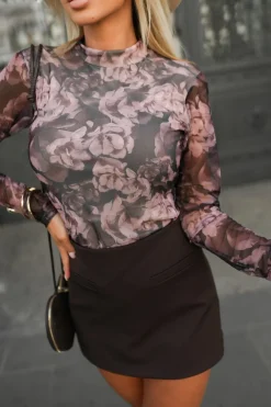 CandyTM BLUZKA COCO Z PÓŁGOLFEM W KWIATY BEŻOWO-CZARNA