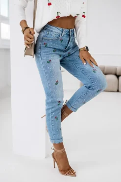 CandyTM SPODNIE JEANSOWE TYPU BOYFRIEND Z HAFTOWANYMI KWIATAMI I CYRKONIAMI NIEBIESKI JEANS