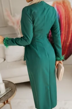 CandyTM SUKIENKA MIDI Z KOPERTOWYM DEKOLTEM Z PIÓRAMI PRZY RĘKAWACH ZIELEŃ BUTELKOWA