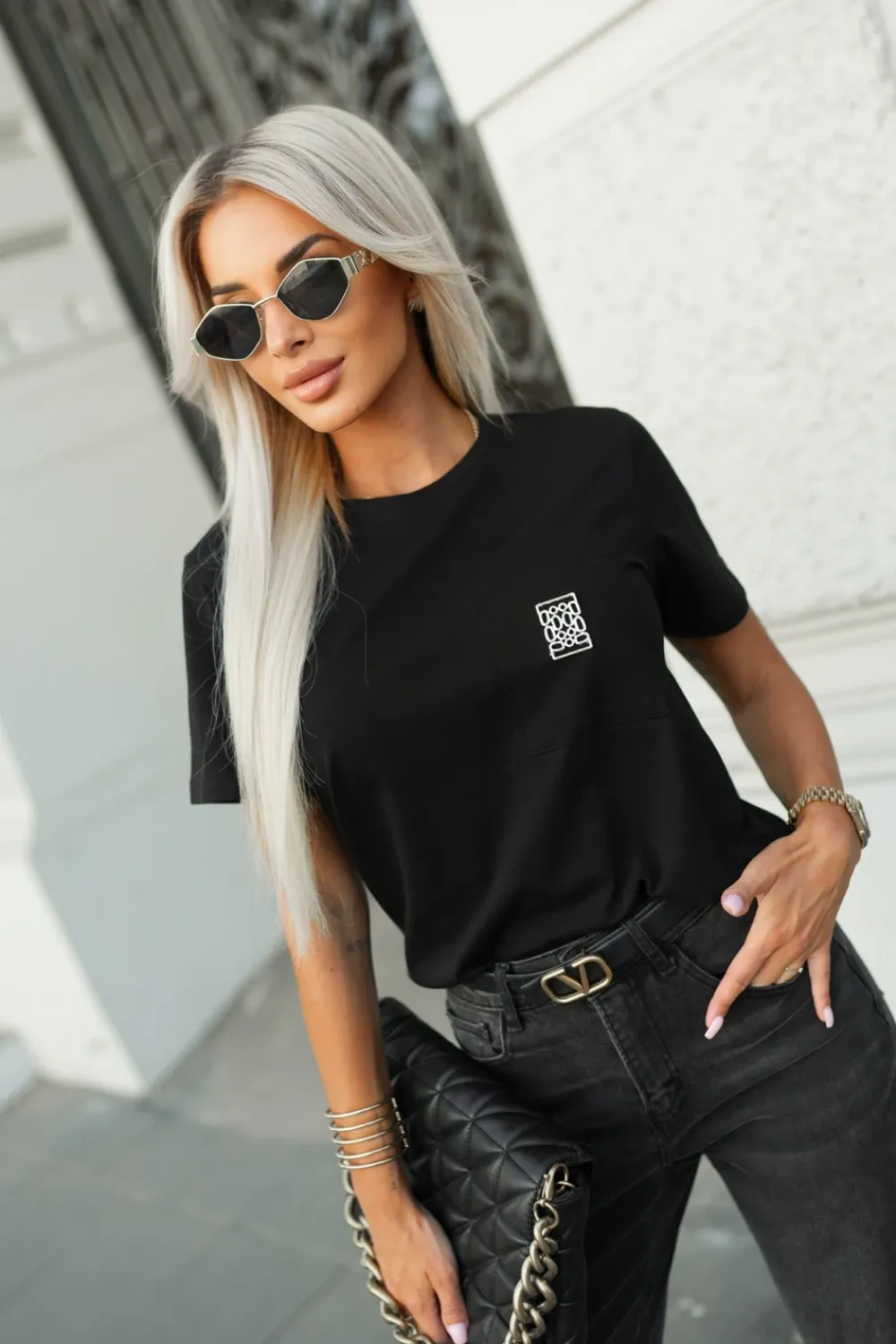 CandyTM T-SHIRT BAWEŁNIANY Z KIESZONKĄ I OZDOBNYM ELEMENTEM CZARNY