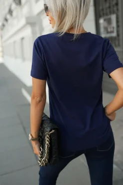 CandyTM T-SHIRT BAWEŁNIANY Z KIESZONKĄ I OZDOBNYM ELEMENTEM GRANATOWY