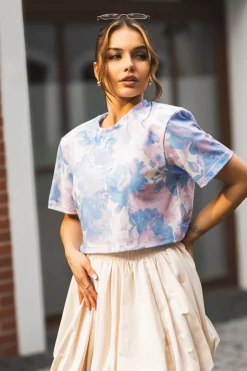 CandyTM T-SHIRT BAWEŁNIANY Z PODUSZKAMI NA RAMIONACH W KWIATY BŁĘKITNY