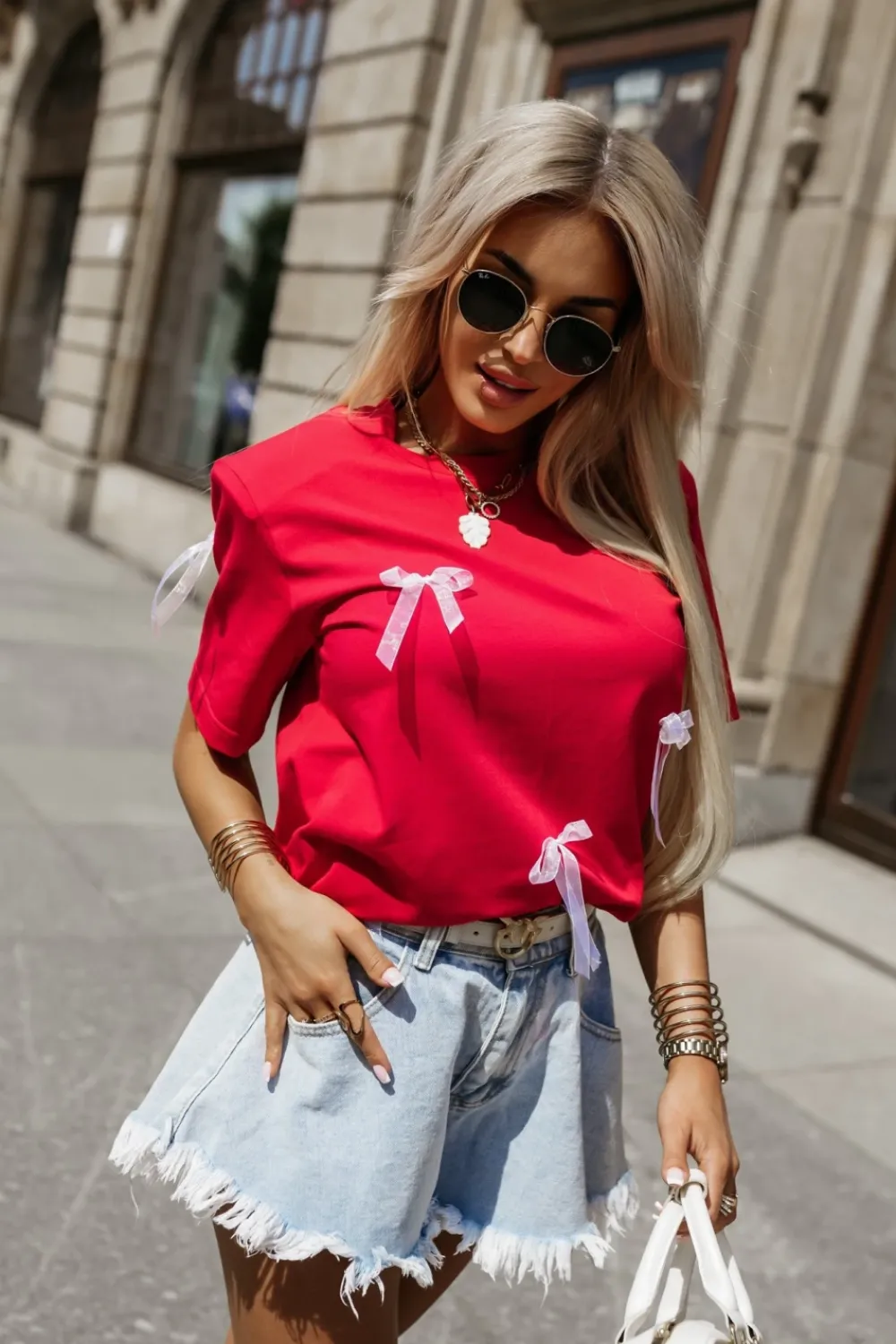 CandyTM T-SHIRT BAWEŁNIANY Z PODUSZKAMI NA RAMIONACH W KOKARDKI CZERWONY