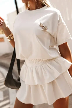 CandyTM T-SHIRT SIMPLE Z OZDOBNĄ BROSZKĄ ŚMIETANKOWY