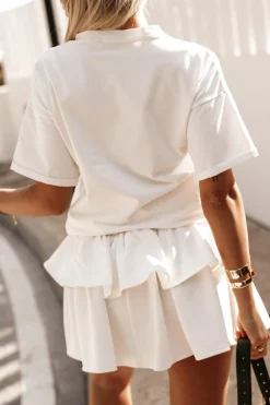 CandyTM T-SHIRT SIMPLE Z OZDOBNĄ BROSZKĄ ŚMIETANKOWY