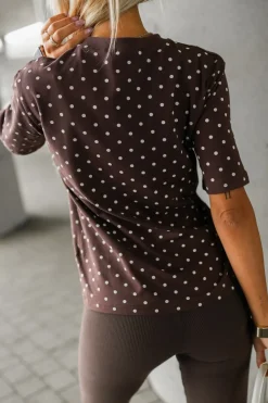 CandyTM T-SHIRT Z KIESZONKĄ W KROPKI BRĄZOWY