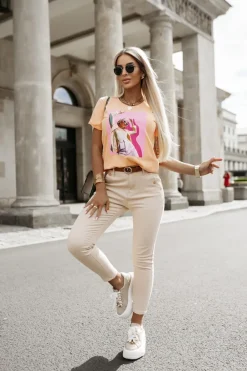 CandyTM T-SHIRT Z NADRUKIEM KOBIETA W OKULARACH MORELOWY