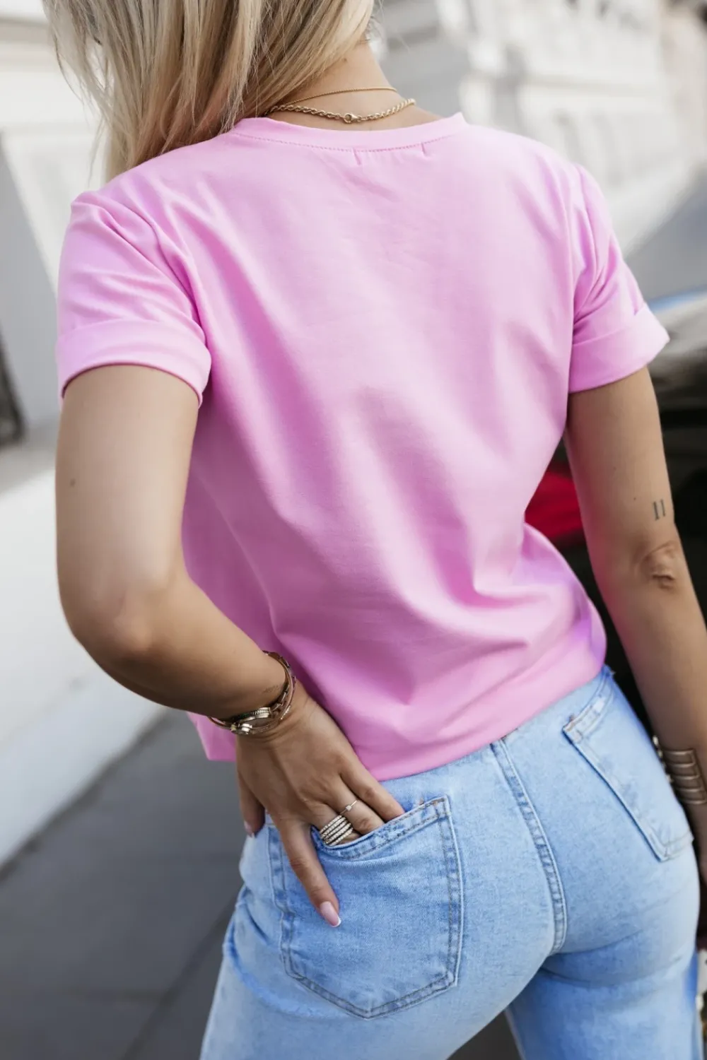 CandyTM T-SHIRT Z NADRUKIEM KOBIETA W OKULARACH RÓŻOWY