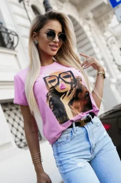 CandyTM T-SHIRT Z NADRUKIEM KOBIETA W OKULARACH RÓŻOWY