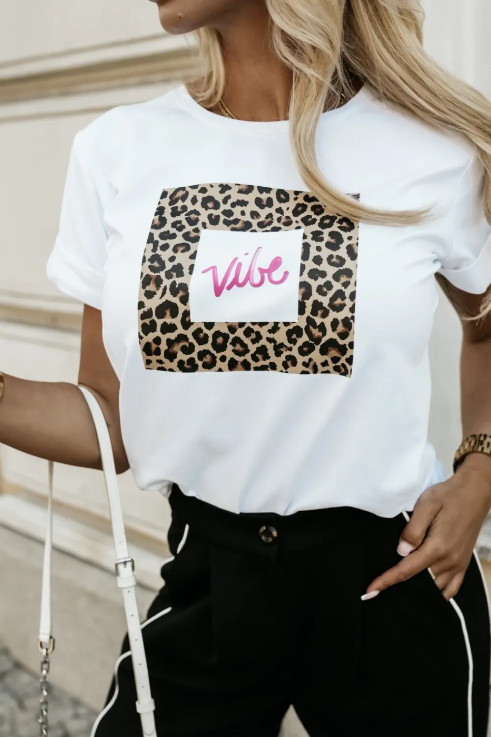 CandyTM T-SHIRT Z PANTERKOWYM NADRUKIEM VIBE BIAŁY