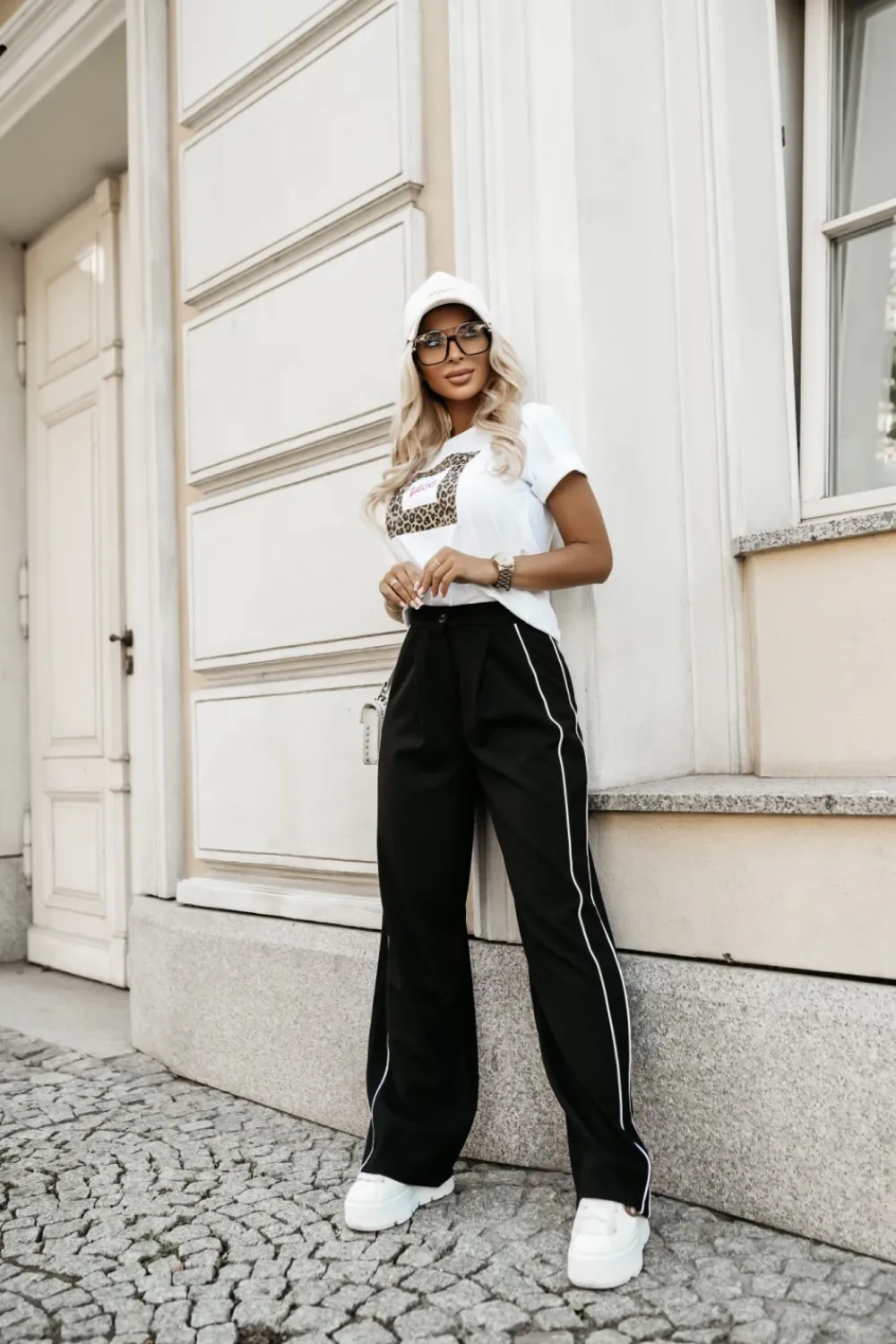 CandyTM T-SHIRT Z PANTERKOWYM NADRUKIEM VIBE BIAŁY