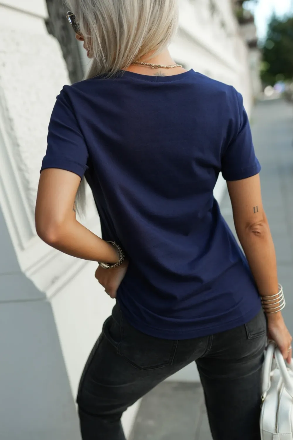 CandyTM T-SHIRT ZE ZŁOTYM NAPISEM EVERYTHING IS A CHOICE GRANATOWY