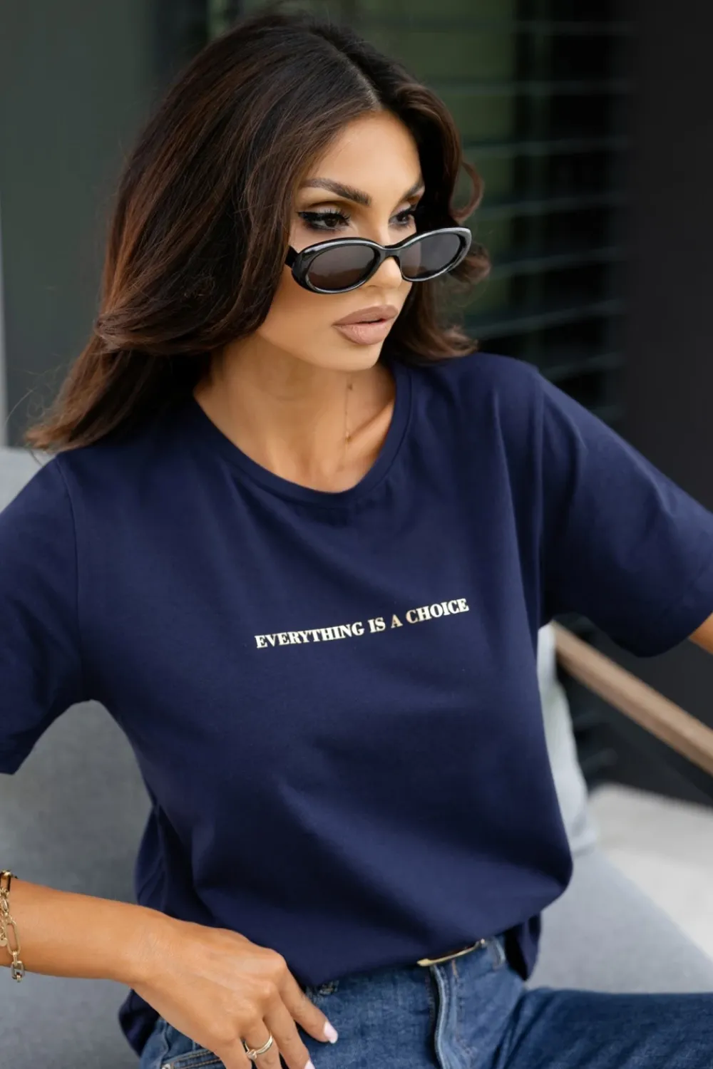 CandyTM T-SHIRT ZE ZŁOTYM NAPISEM EVERYTHING IS A CHOICE GRANATOWY